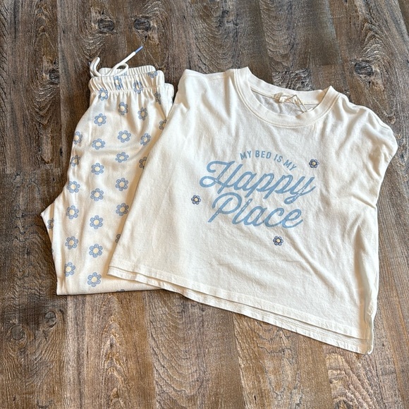 Z Supply | ‘ My Bed is My Happy Place’ Lounge Pajama Set - Picture 5 of 14